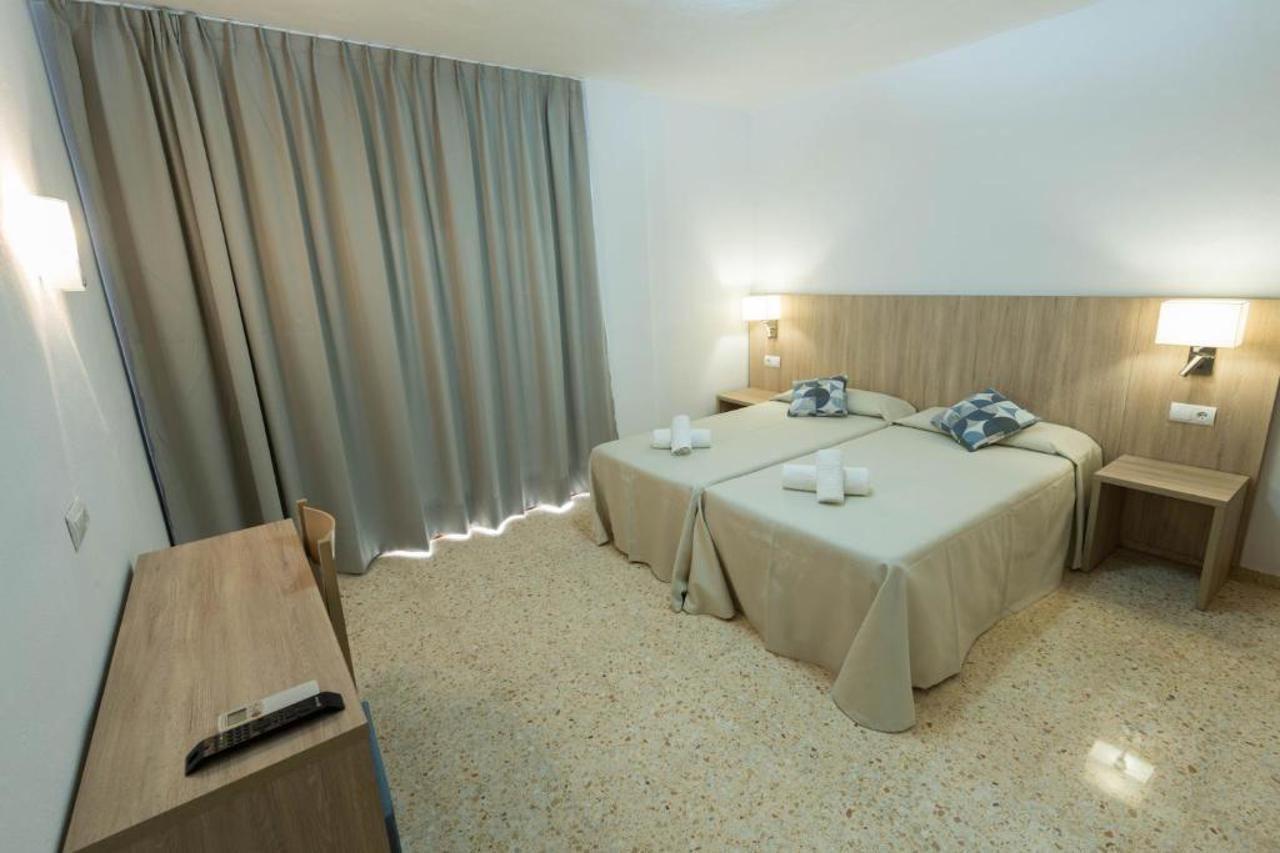סנטה אאולריה דס ריו Hostal Mayol מראה חיצוני תמונה